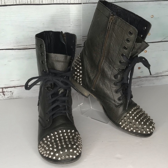 Steve Madden Shoes - Steve Madden Tarnney studded boots, size 8.5